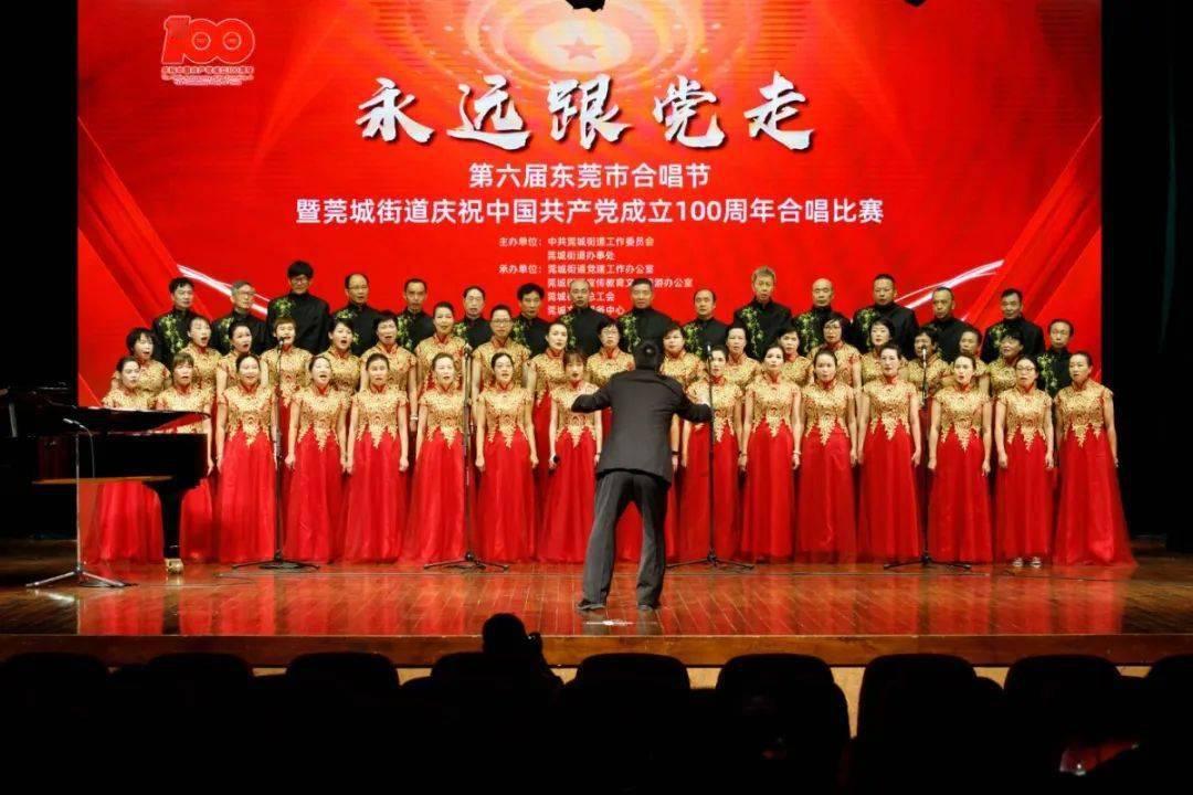 云南镇雄一村民小组发生山体滑坡有农户被掩埋
