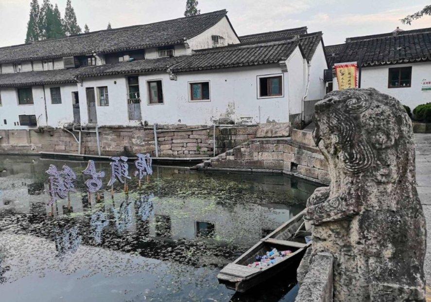 南京建邺城管面对面·执法现场新观察8| “违法者”变“志愿者” 让执法有力度更有温度